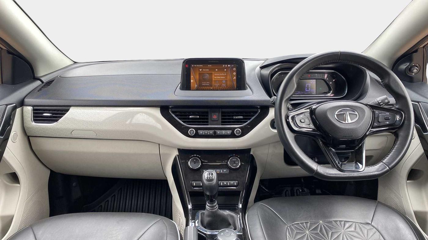 2020 Tata NEXON XZ PLUS DIESEL SUNROOF, Diesel, Manual, 52,471 km, Dashboard