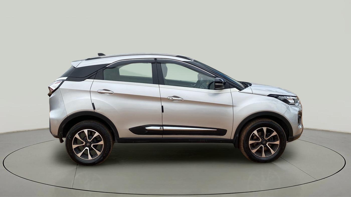 2020 Tata NEXON XZ PLUS DIESEL SUNROOF, Diesel, Manual, 52,471 km, Right Side View