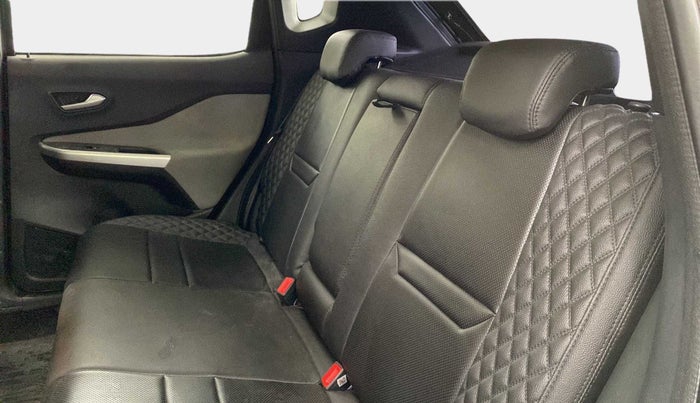 2022 Nissan MAGNITE XV MT, Petrol, Manual, 16,985 km, Right Side Rear Door Cabin