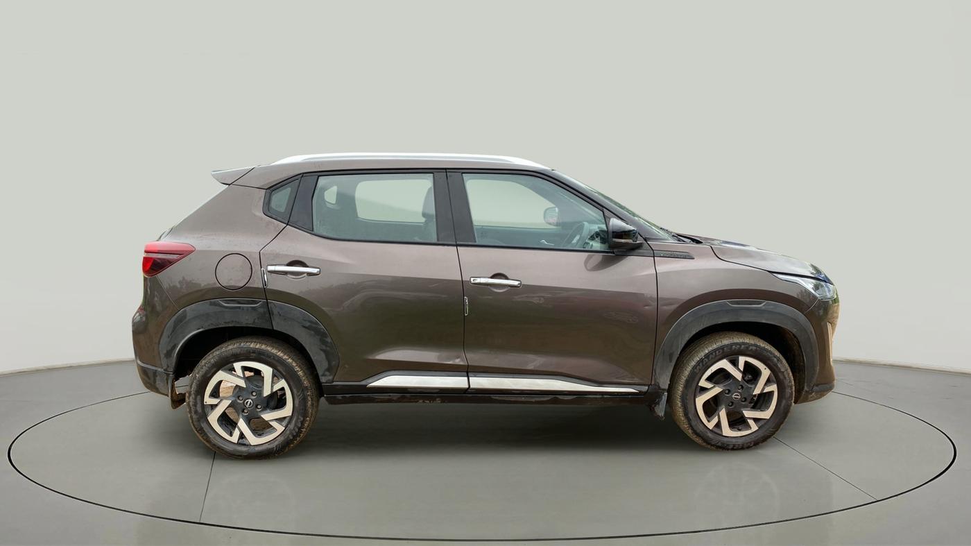 2022 Nissan MAGNITE XV MT, Petrol, Manual, 16,985 km, Right Side View