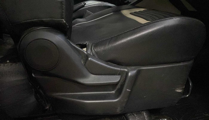 2020 Maruti New Wagon-R LXI CNG 1.0, CNG, Manual, 57,257 km, Driver Side Adjustment Panel
