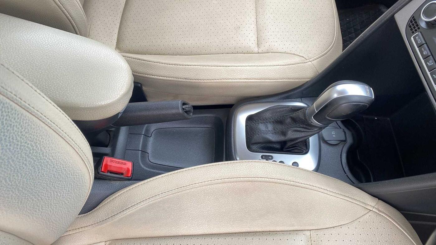 2018 Volkswagen Vento HIGHLINE PETROL AT, Petrol, Automatic, 54,621 km, Gear Lever