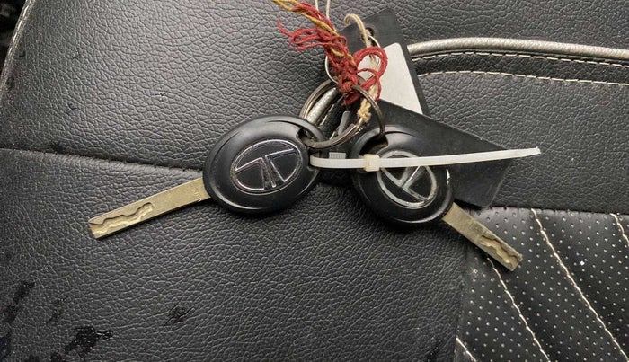 2023 Tata TIGOR XM CNG, CNG, Manual, 14,250 km, Key Close Up