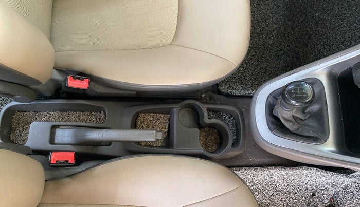 2016 Hyundai i10 MAGNA 1.1, Petrol, Manual, 55,631 km, Gear Lever