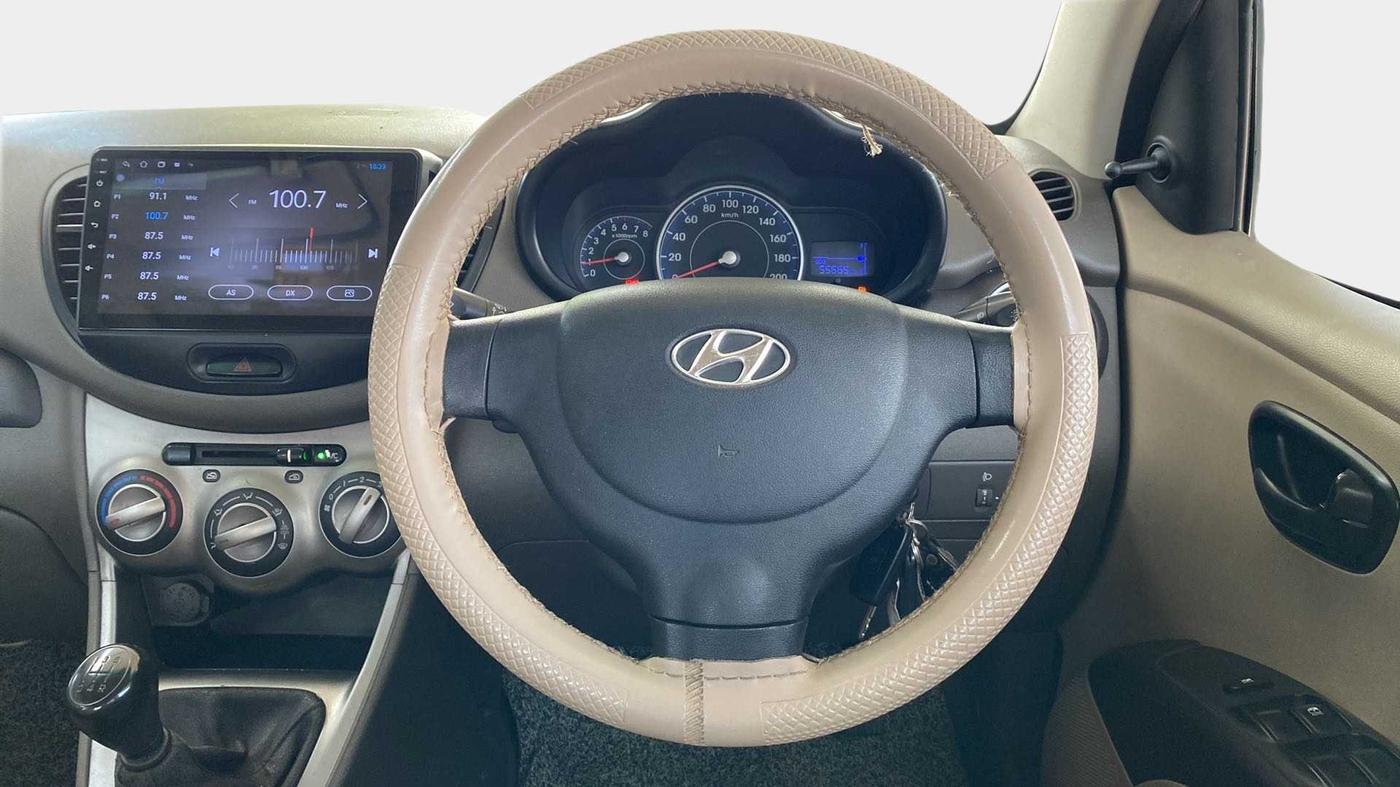 2016 Hyundai i10 MAGNA 1.1, Petrol, Manual, 55,631 km, Steering Wheel Close Up