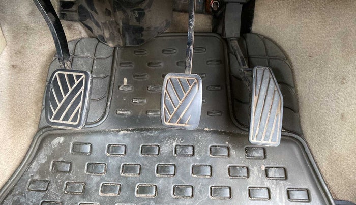 2019 Maruti Ertiga VXI SHVS, Petrol, Manual, 57,013 km, Pedals