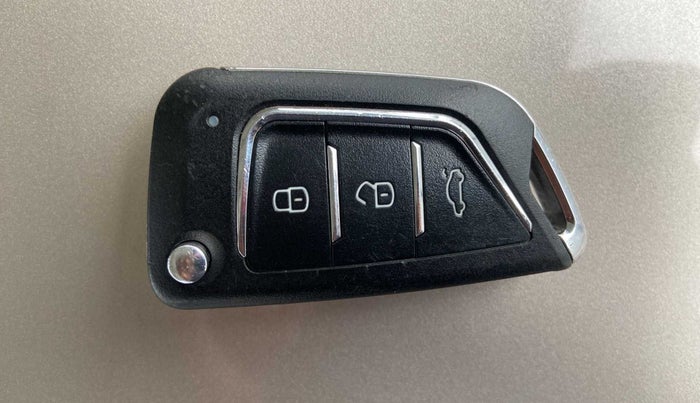 2019 Hyundai NEW SANTRO ASTA MT, Petrol, Manual, 66,201 km, Key Close Up