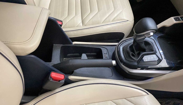 2022 KIA CARENS LUXURY PLUS 1.5 DIESEL AT 7 STR, Diesel, Automatic, 34,969 km, Gear Lever