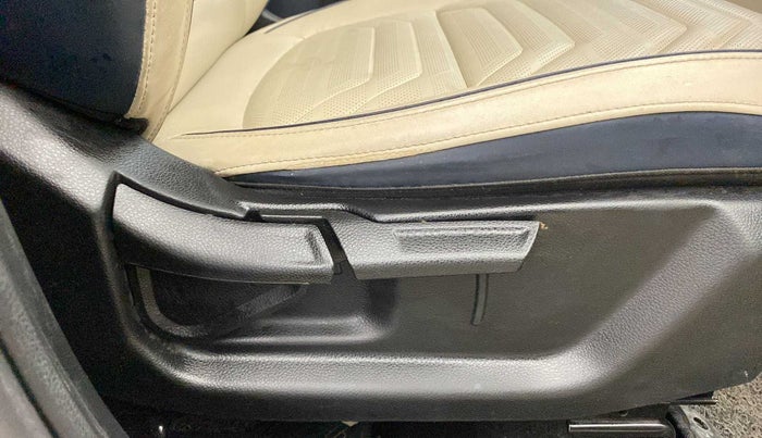 2022 KIA CARENS LUXURY PLUS 1.5 DIESEL AT 7 STR, Diesel, Automatic, 34,969 km, Driver Side Adjustment Panel