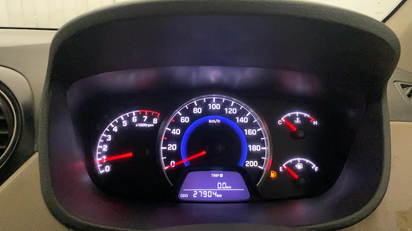 2015 Hyundai Grand i10 SPORTZ 1.2 KAPPA VTVT, Petrol, Manual, 27,891 km, Odometer Image