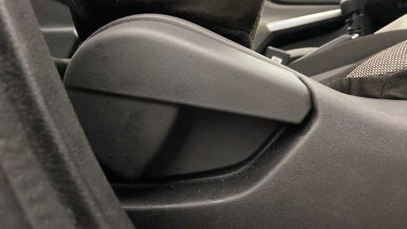 2022 Nissan MAGNITE XL, Petrol, Manual, 19,011 km, Driver Side Adjustment Panel