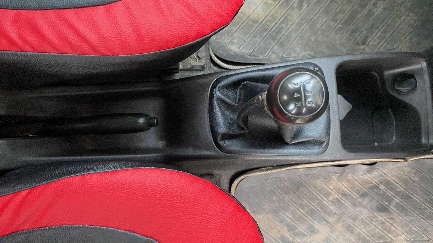 2018 Hyundai Eon ERA +, Petrol, Manual, 65,773 km, Gear Lever
