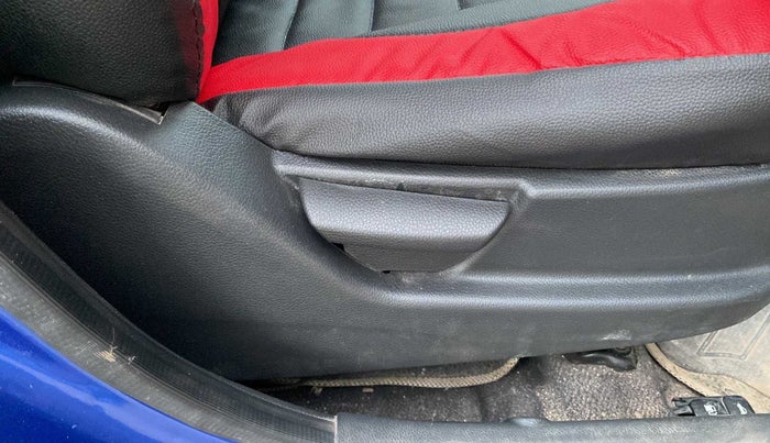 2018 Hyundai Eon ERA +, Petrol, Manual, 65,773 km, Driver Side Adjustment Panel