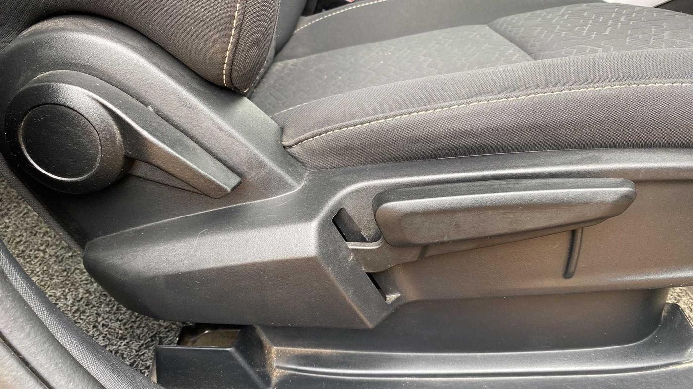 2022 Tata ALTROZ XZ I-TURBO PETROL, Petrol, Manual, 16,545 km, Driver Side Adjustment Panel