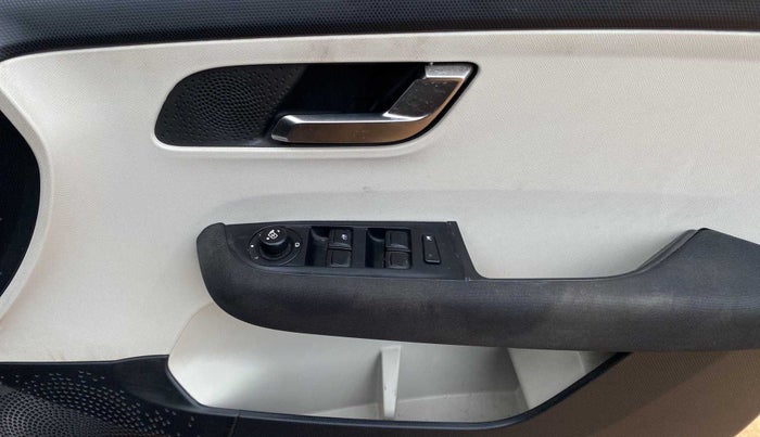 2022 Tata ALTROZ XZ I-TURBO PETROL, Petrol, Manual, 16,545 km, Driver Side Door Panels Control