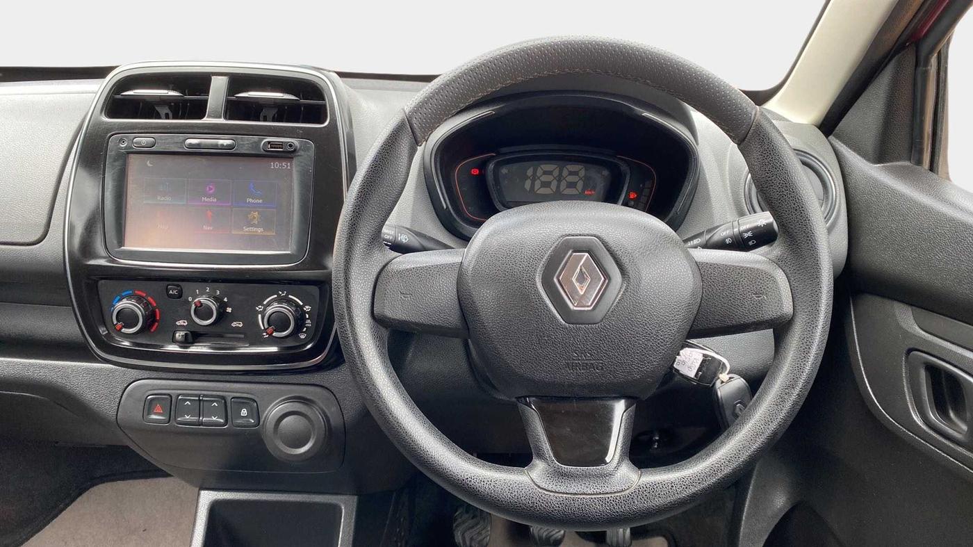 2017 Renault Kwid RXT 1.0 (O), Petrol, Manual, 12,883 km, Steering Wheel Close Up
