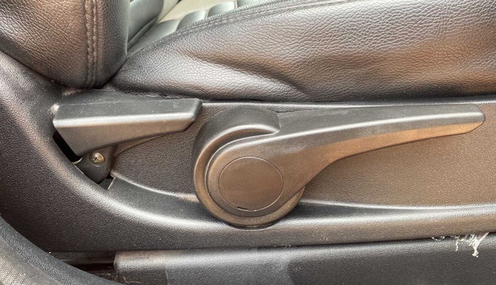 2018 Tata TIGOR XZ (O) PETROL, Petrol, Manual, 35,901 km, Driver Side Adjustment Panel