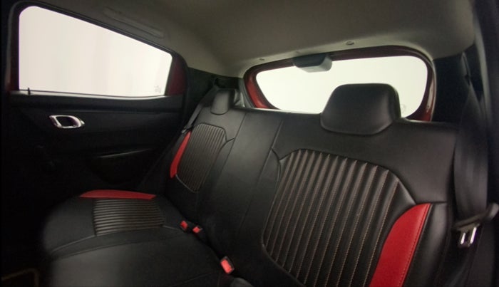 2019 Renault Kwid RXT 1.0 (O), Petrol, Manual, 50,771 km, Right Side Rear Door Cabin