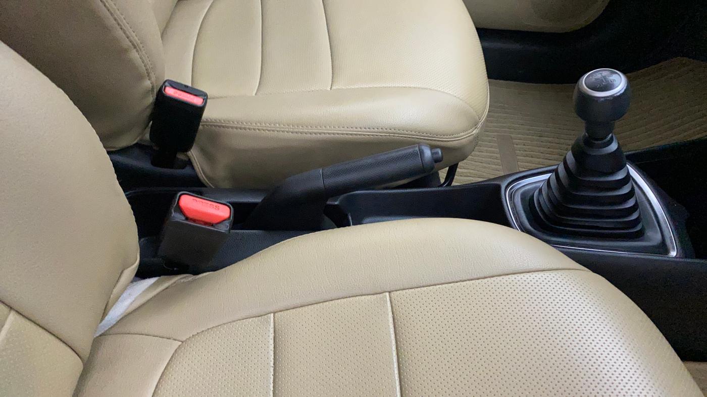 2019 Honda Amaze 1.2L I-VTEC S, Petrol, Manual, 74,105 km, Gear Lever
