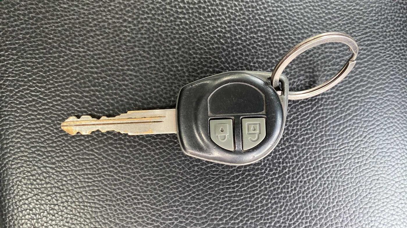 2016 Maruti Swift VXI, Petrol, Manual, 69,944 km, Key Close Up