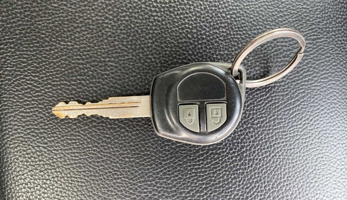 2016 Maruti Swift VXI, Petrol, Manual, 69,944 km, Key Close Up