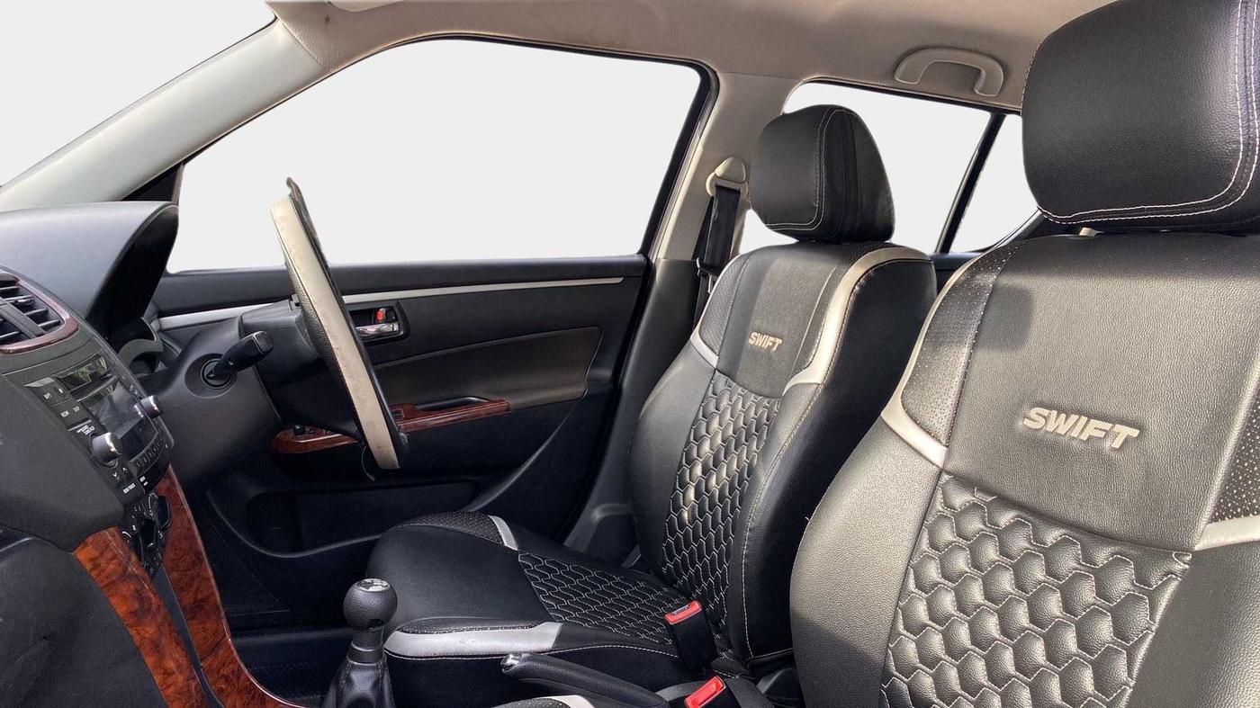 2016 Maruti Swift VXI, Petrol, Manual, 69,944 km, Right Side Front Door Cabin