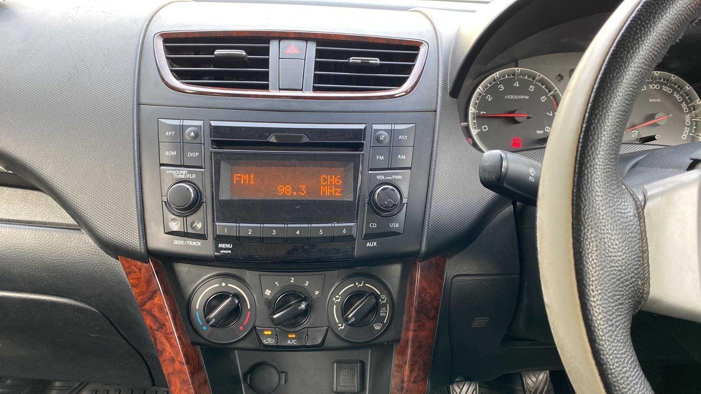 2016 Maruti Swift VXI, Petrol, Manual, 69,944 km, Air Conditioner