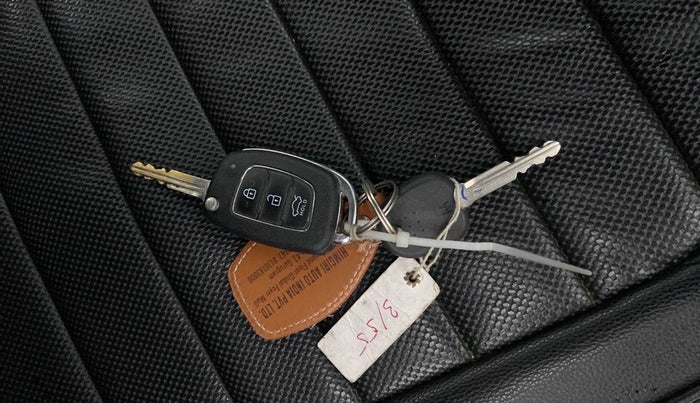 2021 Hyundai GRAND I10 NIOS SPORTZ 1.2 KAPPA VTVT CNG, CNG, Manual, 56,652 km, Key Close Up