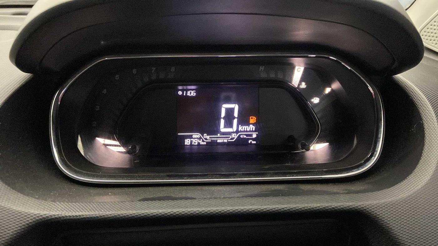 2022 Tata Tiago XT (O) PETROL, Petrol, Manual, 18,804 km, Odometer Image