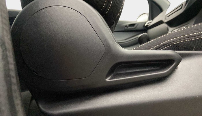 2022 Tata Tiago XT (O) PETROL, Petrol, Manual, 18,804 km, Driver Side Adjustment Panel