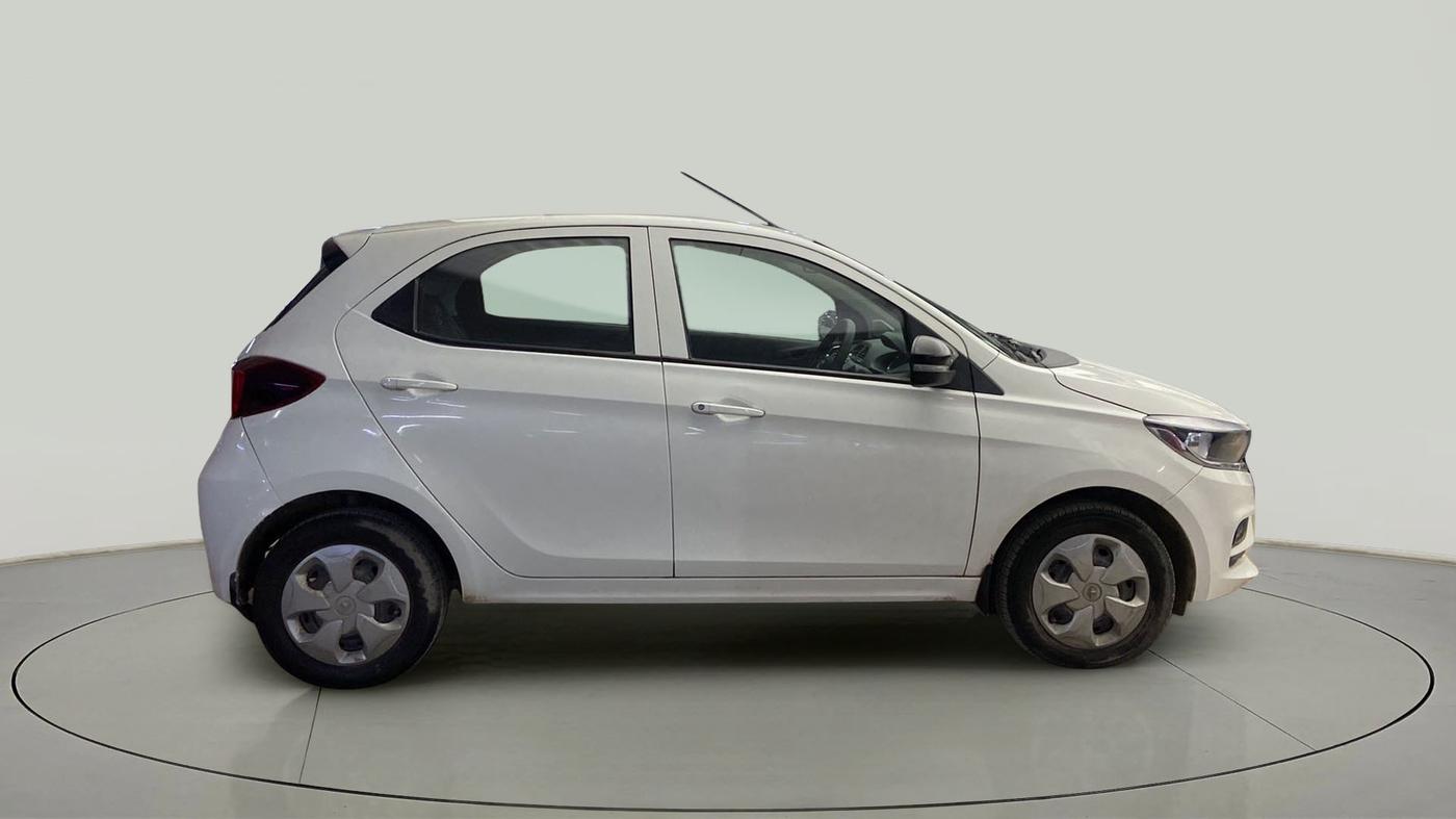 2022 Tata Tiago XT (O) PETROL, Petrol, Manual, 18,804 km, Right Side View