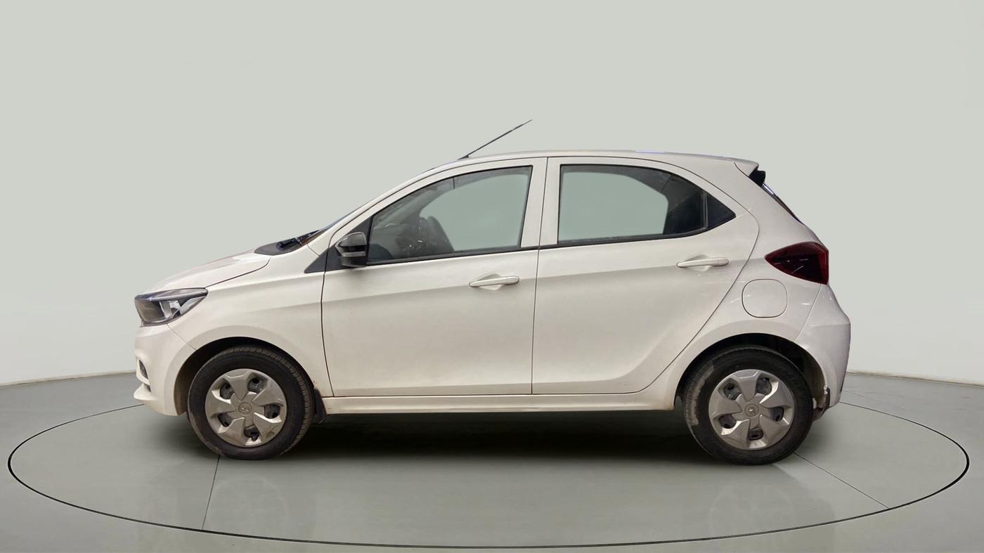 2022 Tata Tiago XT (O) PETROL, Petrol, Manual, 18,804 km, Left Side