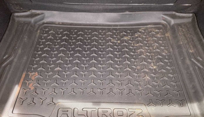 2020 Tata ALTROZ XZ PETROL, Petrol, Manual, 45,600 km, Boot Inside