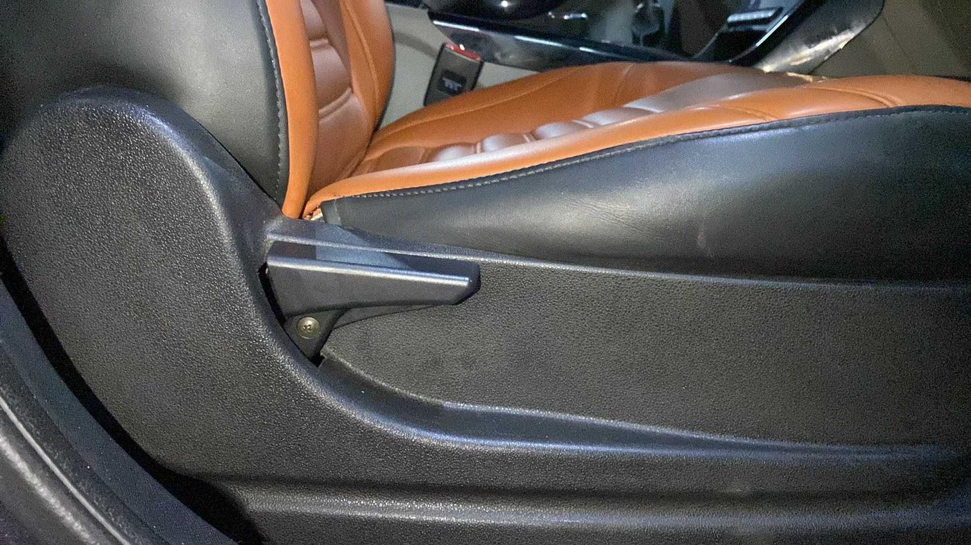 2019 Tata NEXON KRAZ MT PETROL, Petrol, Manual, 64,517 km, Driver Side Adjustment Panel