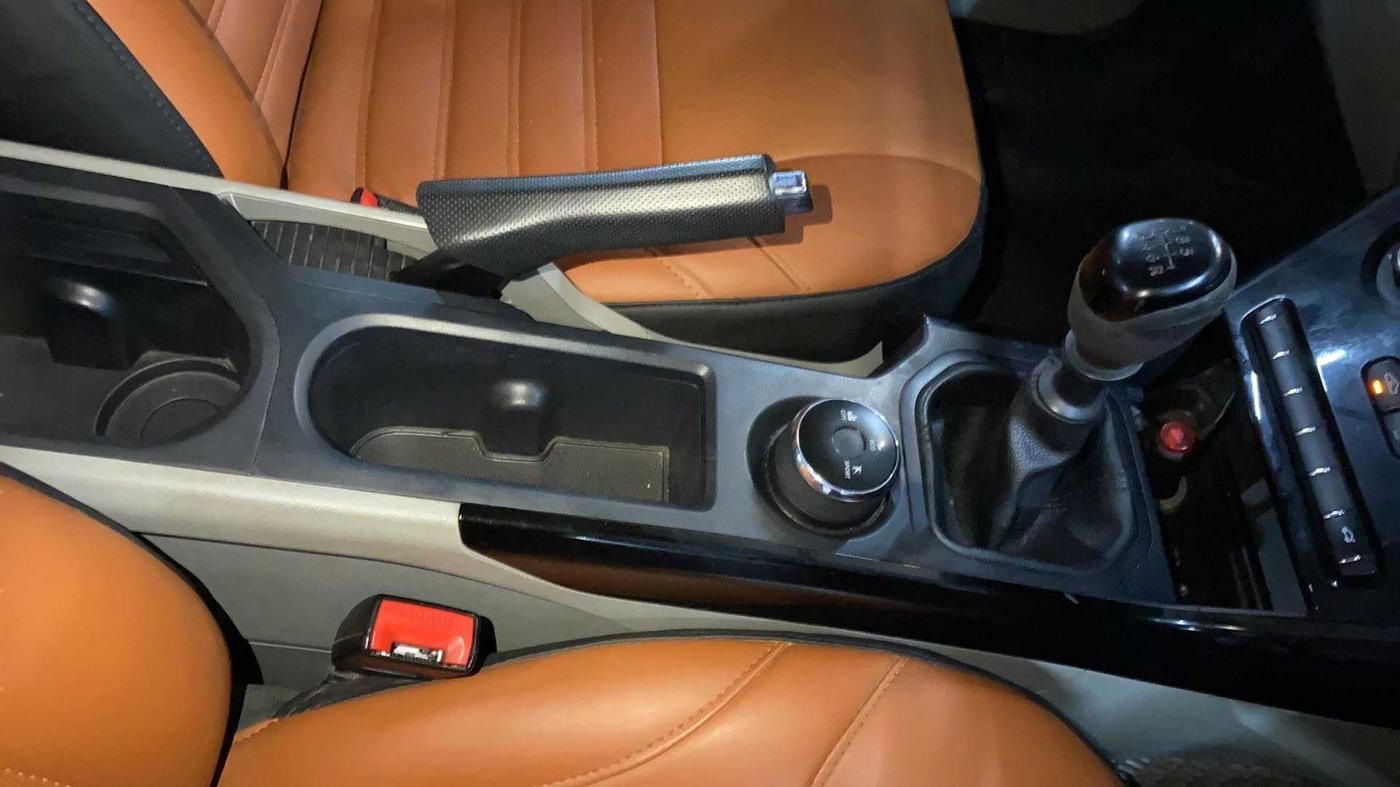 2019 Tata NEXON KRAZ MT PETROL, Petrol, Manual, 64,517 km, Gear Lever
