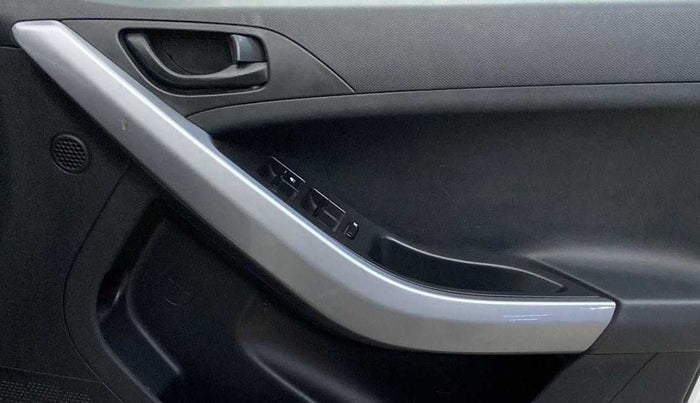 2020 Tata NEXON XM SUNROOF DIESEL, Diesel, Manual, 52,276 km, Driver Side Door Panels Control