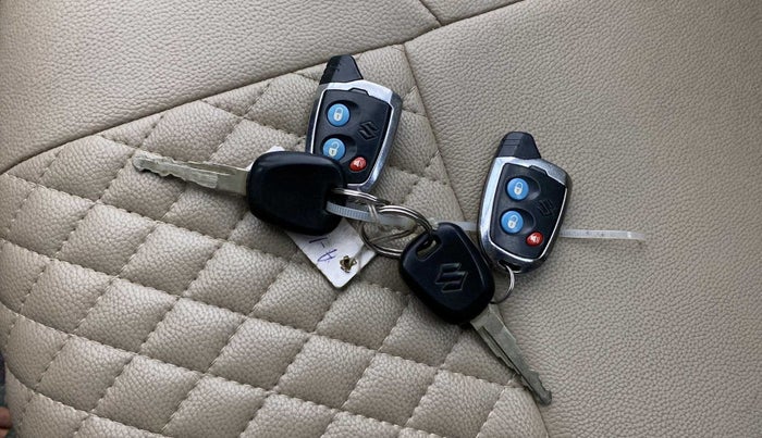 2019 Maruti Dzire LXI, Petrol, Manual, 33,972 km, Key Close Up