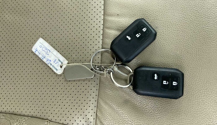 2019 Maruti Dzire ZXI AMT, Petrol, Automatic, 80,249 km, Key Close Up