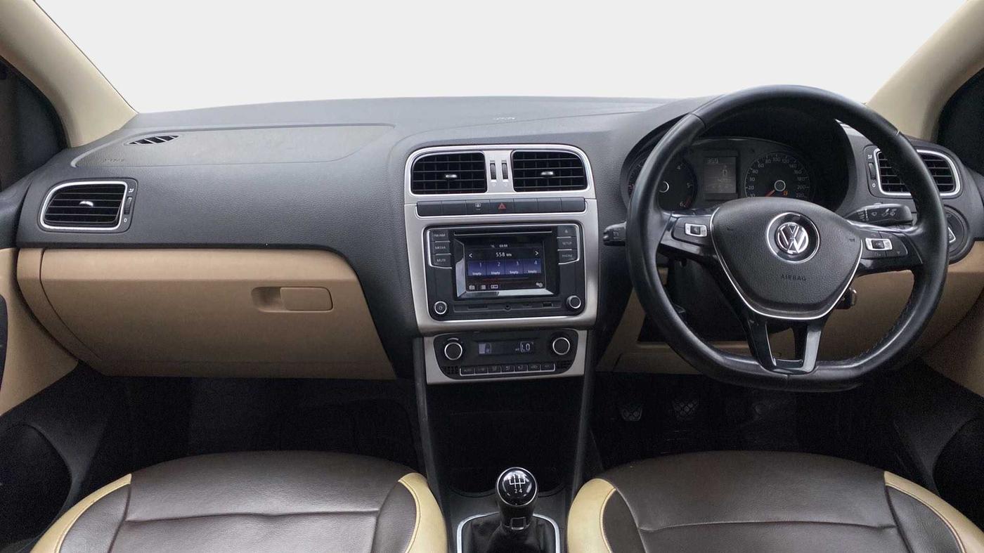2016 Volkswagen Ameo HIGHLINE1.5L, Diesel, Manual, 87,220 km, Dashboard