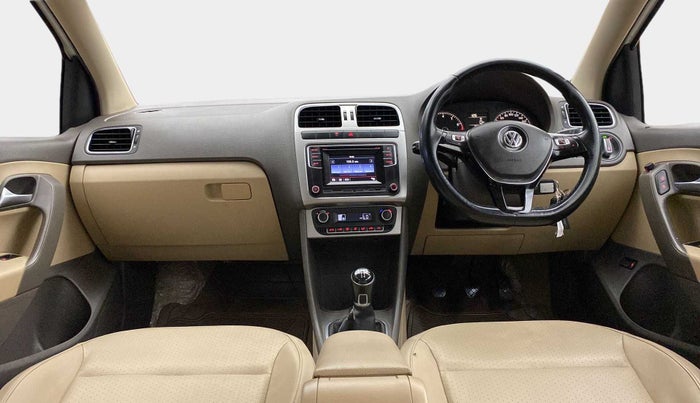2016 Volkswagen Vento HIGHLINE 1.6 MPI, Petrol, Manual, 69,982 km, Dashboard