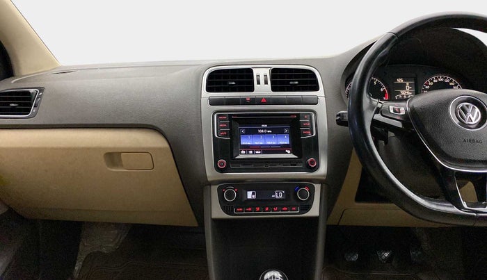 2016 Volkswagen Vento HIGHLINE 1.6 MPI, Petrol, Manual, 69,982 km, Air Conditioner