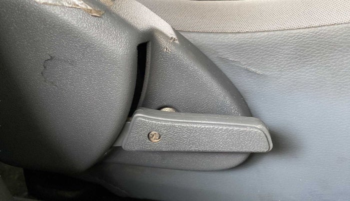 2013 Maruti Alto 800 LXI, Petrol, Manual, 31,493 km, Driver Side Adjustment Panel