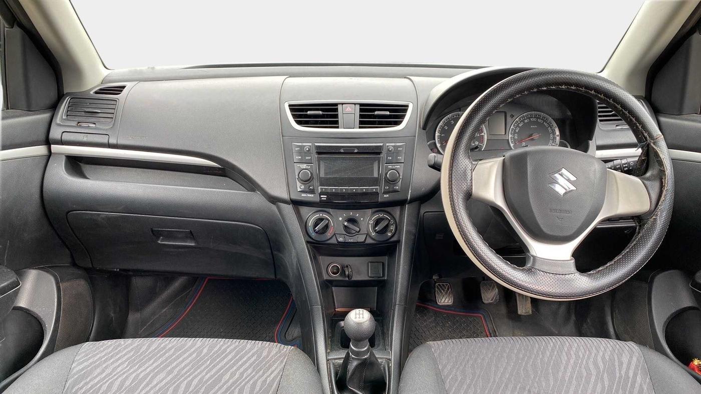 2017 Maruti Swift VXI O, Petrol, Manual, 81,391 km, Dashboard