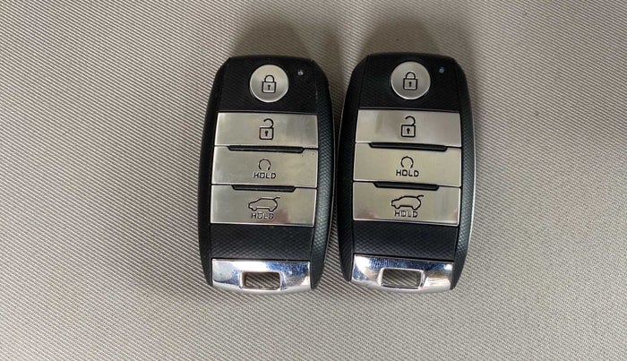 2022 KIA SONET HTX ANNIVERSARY EDITION 1.0 IMT, Petrol, Manual, 21,993 km, Key Close Up