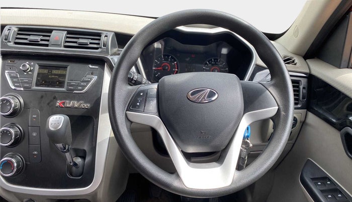 2016 Mahindra Kuv100 K8 D 6 STR, Diesel, Manual, 55,202 km, Steering Wheel Close Up