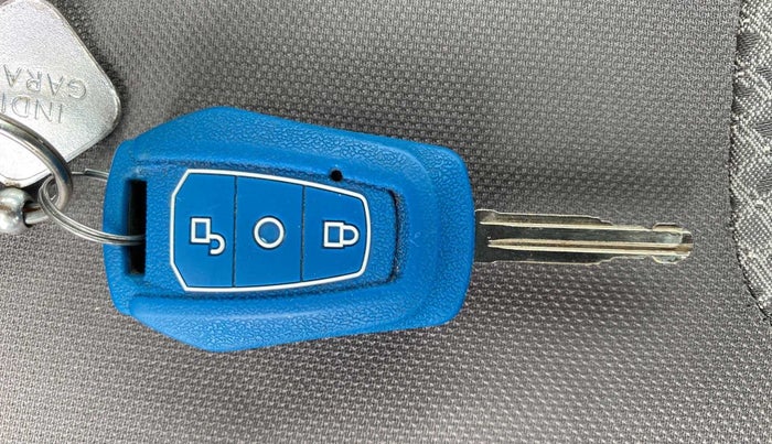 2016 Mahindra Kuv100 K8 D 6 STR, Diesel, Manual, 55,202 km, Key Close Up