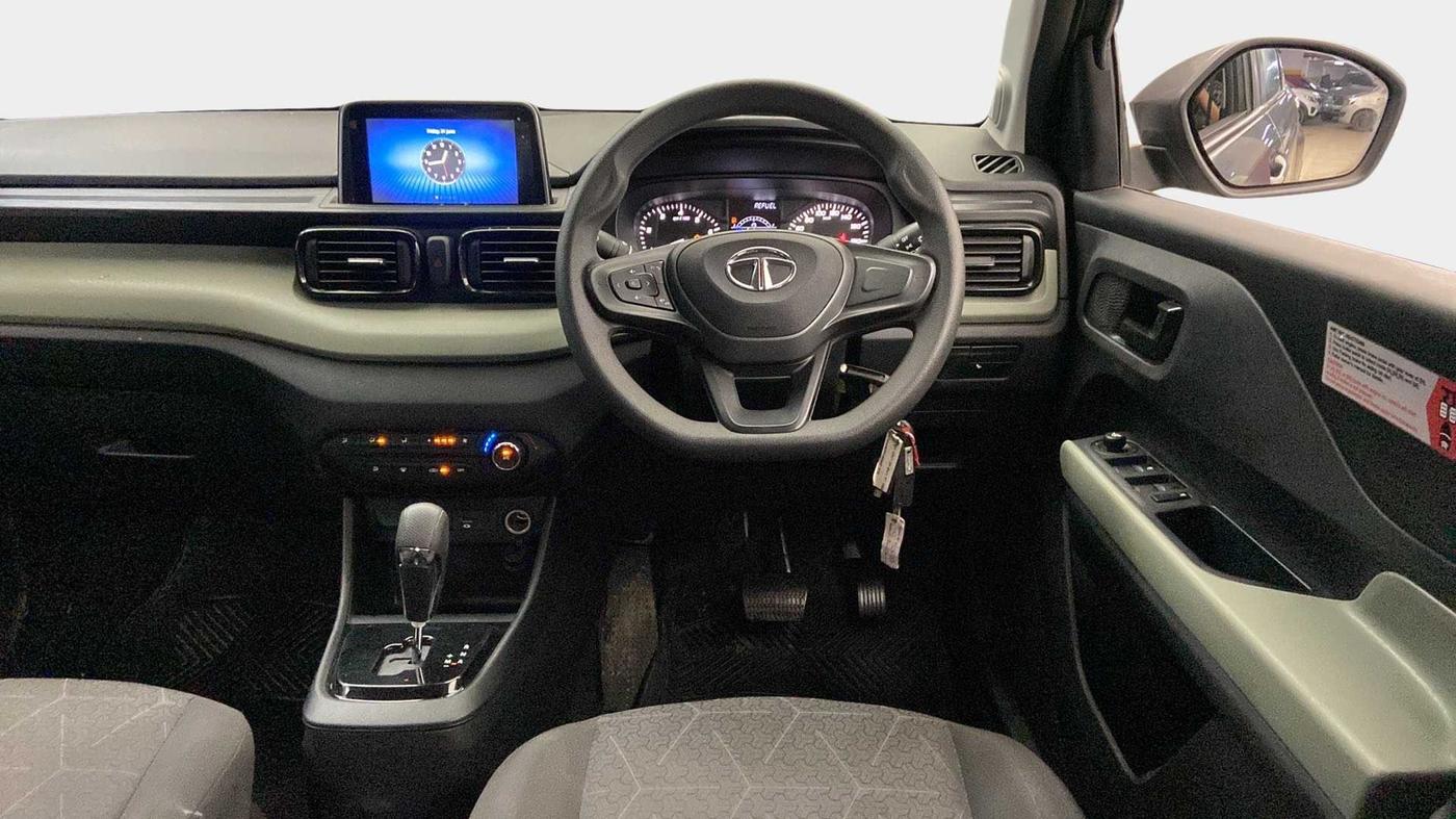 2023 Tata PUNCH ADVENTURE RHYTHM PACK AMT, Petrol, Automatic, 16,441 km, Steering Wheel Close Up