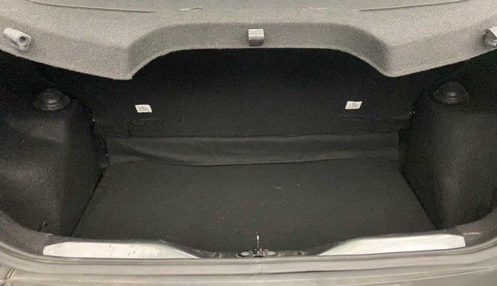 2023 Tata PUNCH ADVENTURE RHYTHM PACK AMT, Petrol, Automatic, 16,441 km, Boot Inside