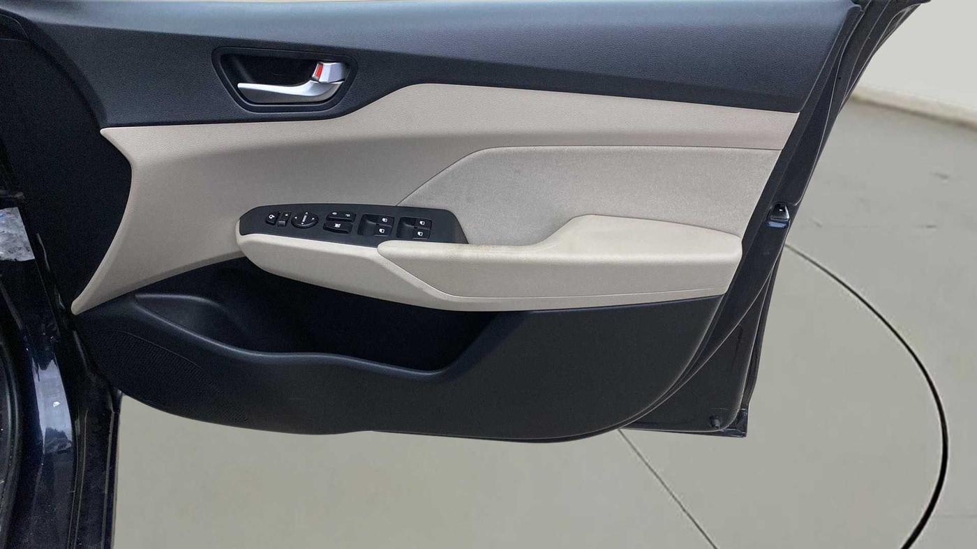 2020 Hyundai Verna SX 1.5 CRDI, Diesel, Manual, 50,045 km, Driver Side Door Panels Control