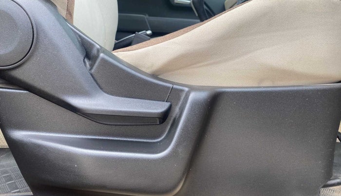 2019 Maruti New Wagon-R ZXI 1.2 AMT, Petrol, Automatic, 32,320 km, Driver Side Adjustment Panel
